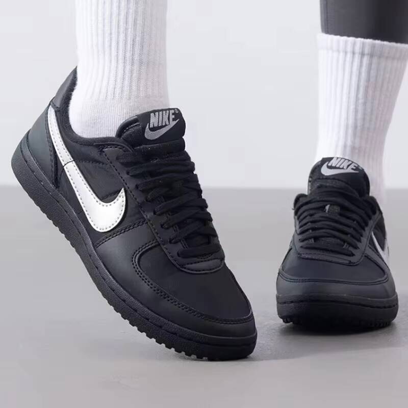 Sepatu Tenis Kasual Nike Pria  - Outdoor Sport Field ulasan dan harga
